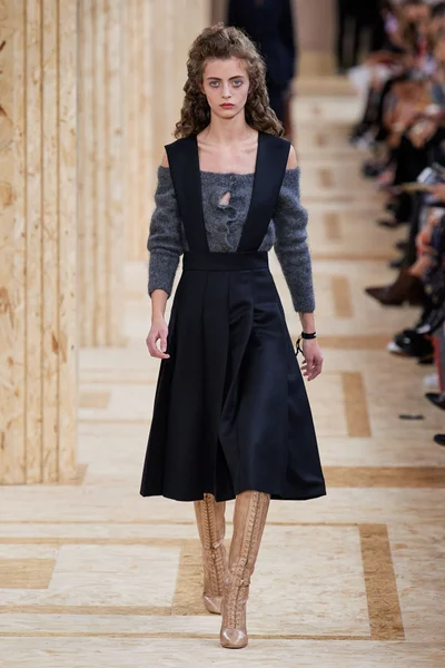 Look 1